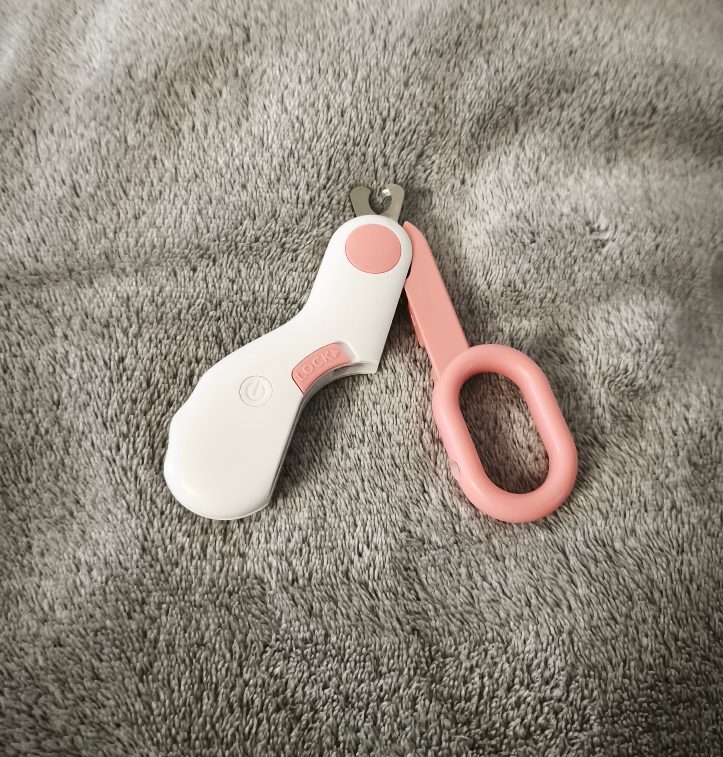 Bezpieczne obcinaczki pazurów LED dla psów, kotów 🐾